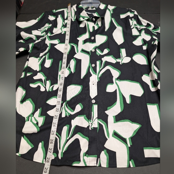 Chico's Non Iron Black and Green Floral Abstract Button Down 3/4 Sleeve Top 16 - Picture 7 of 11